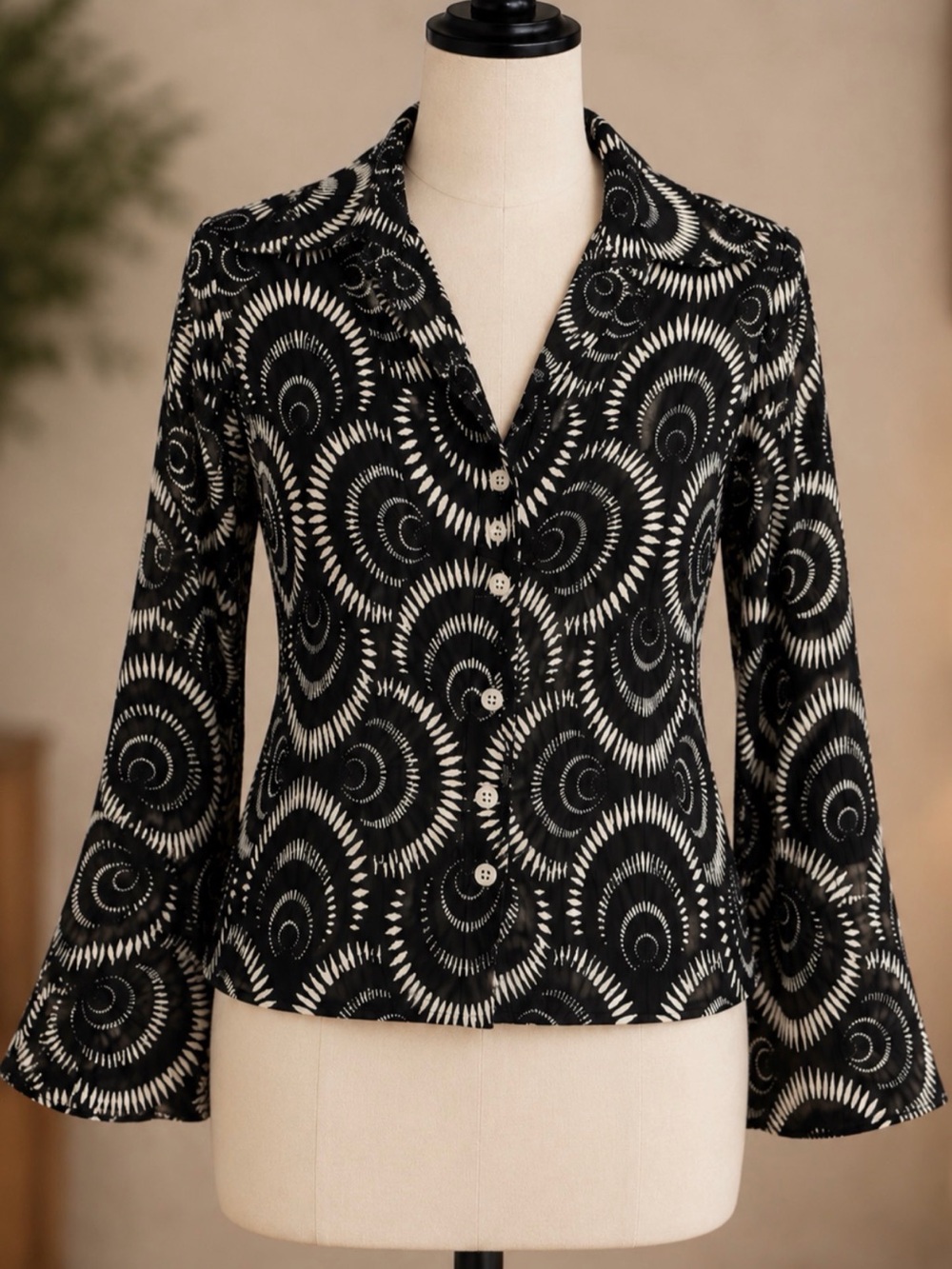 Sere Nade Vintage Top Micro Pleated Black White Bell Sleeve Button Up Size Small - Picture 3 of 5